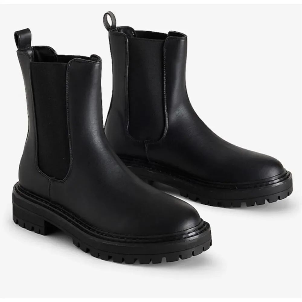 ✨Express Black Gore Lug Sole Ankle Sz 7 Boots✨